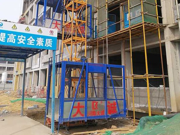 建筑物料提升机价格